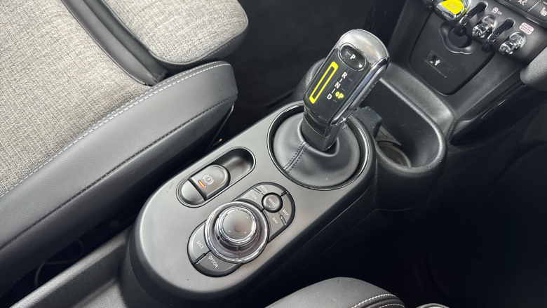 MINI Hatchback 135kW Cooper S Level 2 33kWh 3dr Auto Electric Hatchback